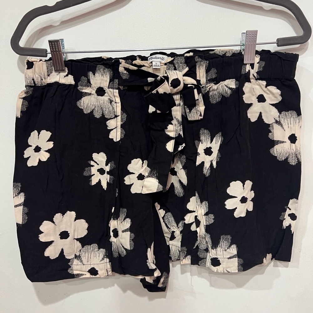 Madewell Black and Cream Floral High Waist Shorts
